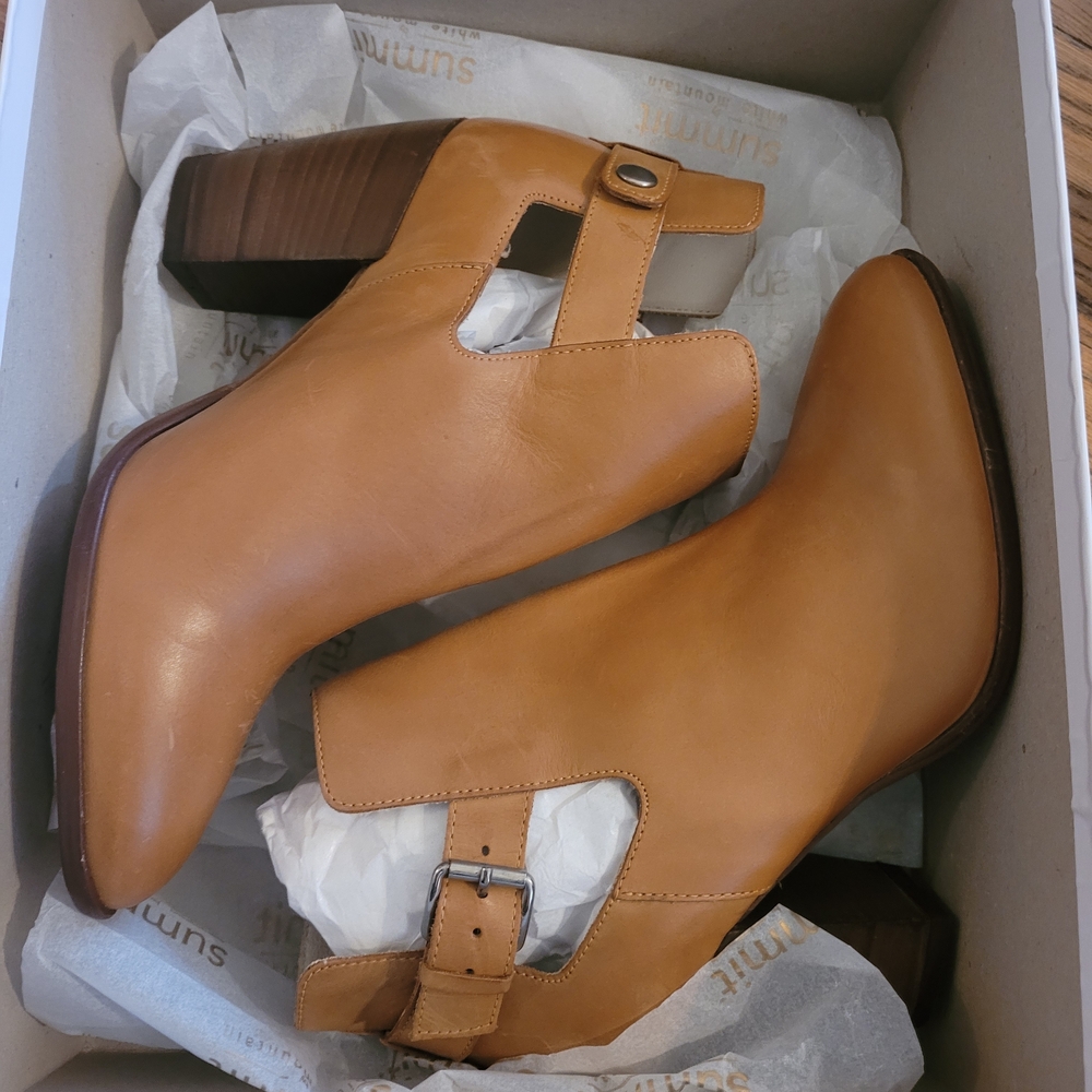 White Mountain Tan Ankle Booties Women's Size 38 - Made In Italy